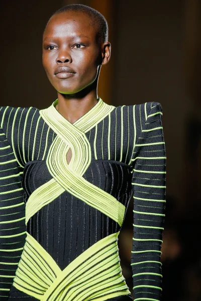 Look 80